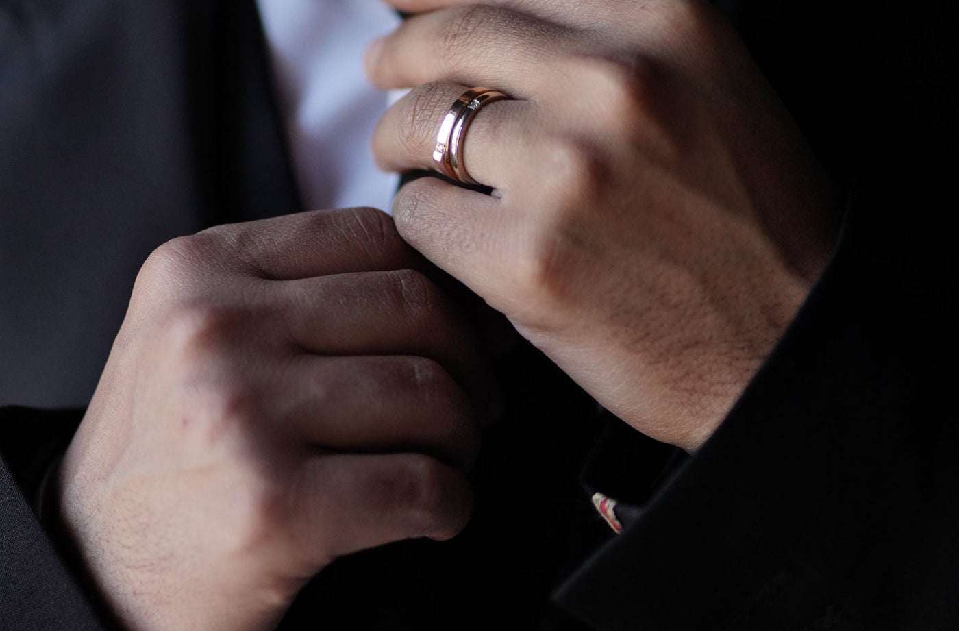 How to Personalize Men's Wedding Bands