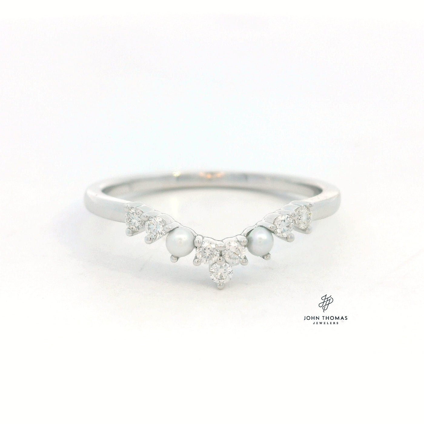 14K WHITE GOLD FRESHWATER PEARL AND DIAMOND "V" RING