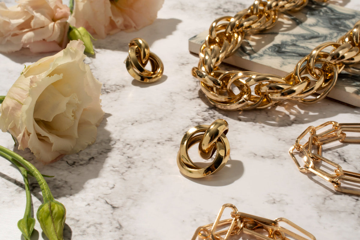 Build a Fine Jewelry Capsule Wardrobe in Albuquerque: 3–5 Pieces