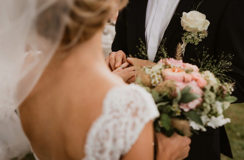 Trendy Wedding Bands for Ladies for the Fall Season