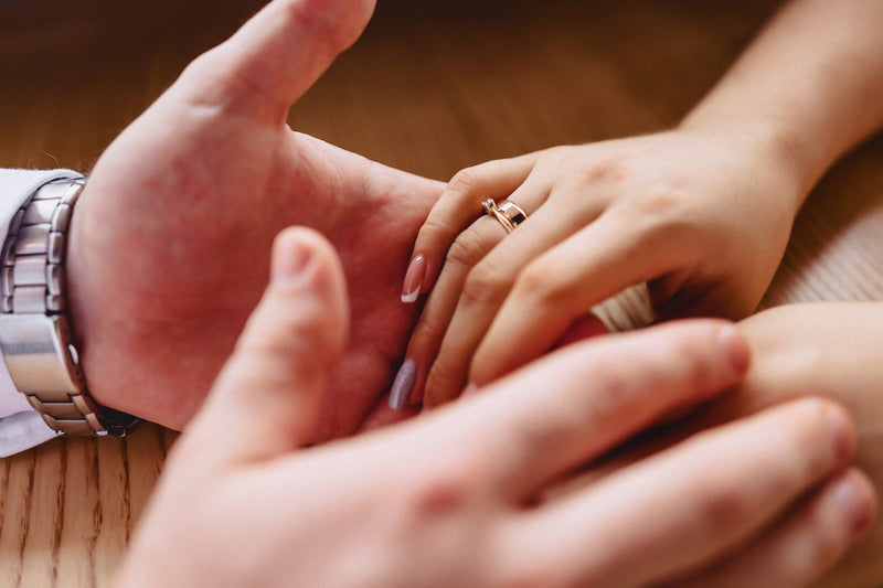 Why Engagement Rings Slip Off When Weather Shifts