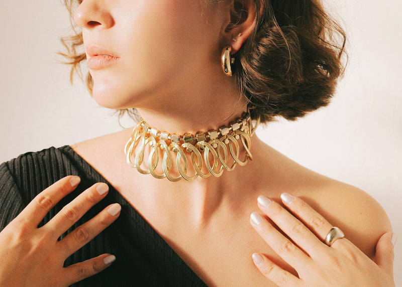 What Custom Jewelry Materials Handle Spring Best