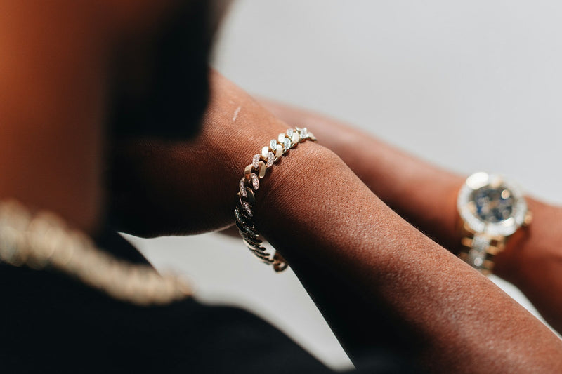 What Defines the Best Jewelry Stores in Albuquerque for Men’s Styles