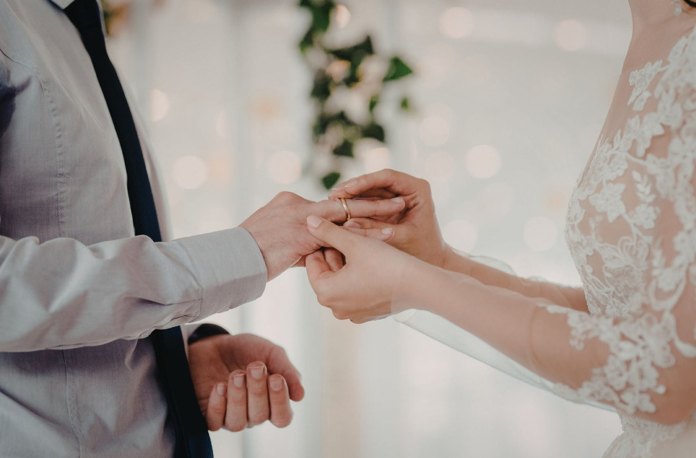 How Men's Wedding Bands React to Warm Weather