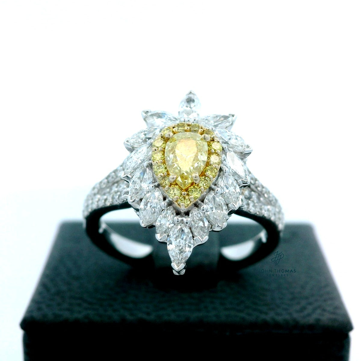 18K WHITE GOLD FANCY YELLOW DIAMOND FASHION RING