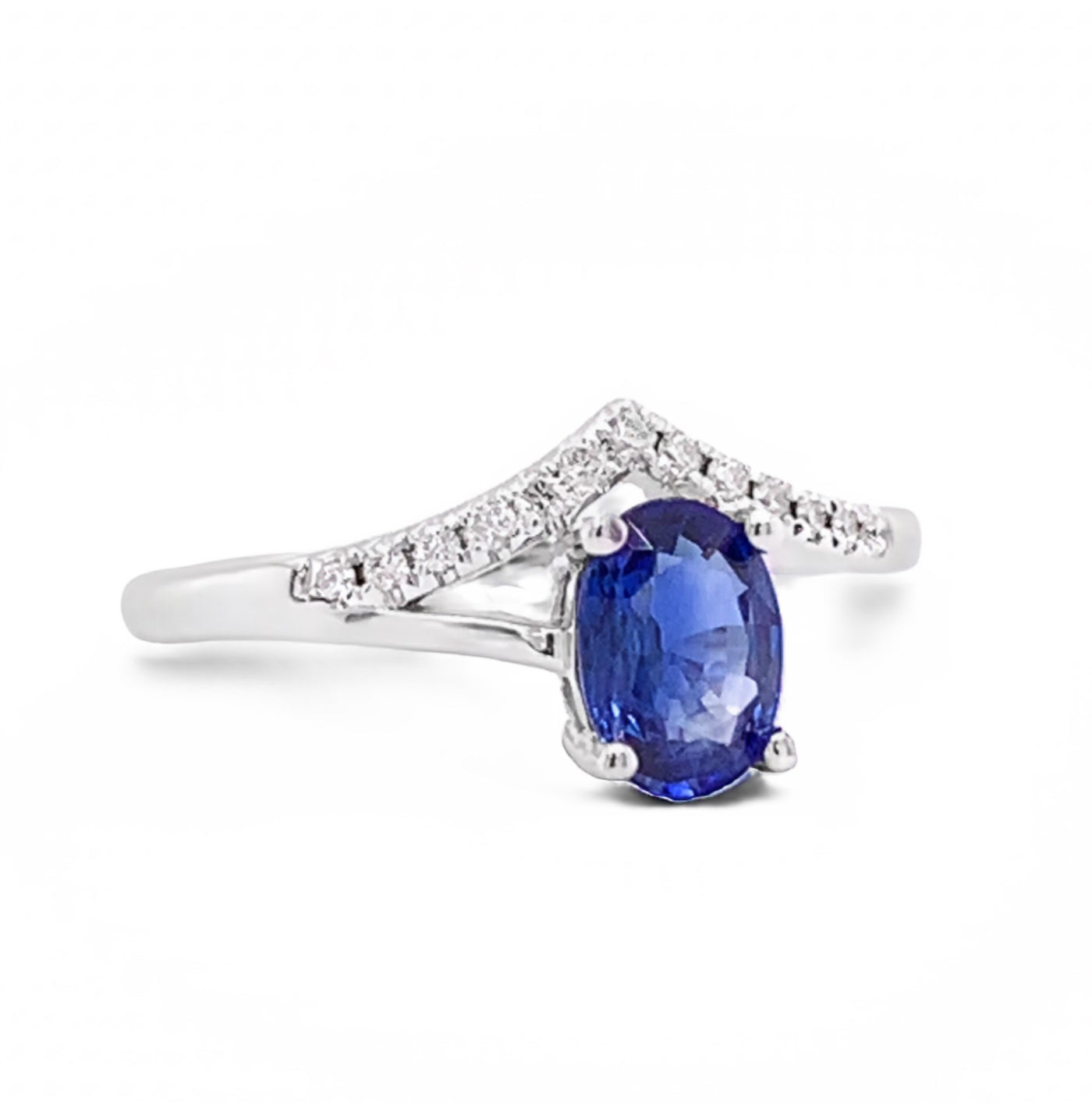 14K ELEGANT 1.10CT OVAL SAPPHIRE AND DIAMOND RING