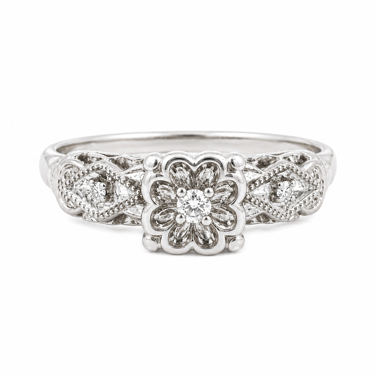 VINTAGE DIAMOND RING IN 14K WHITE GOLD
