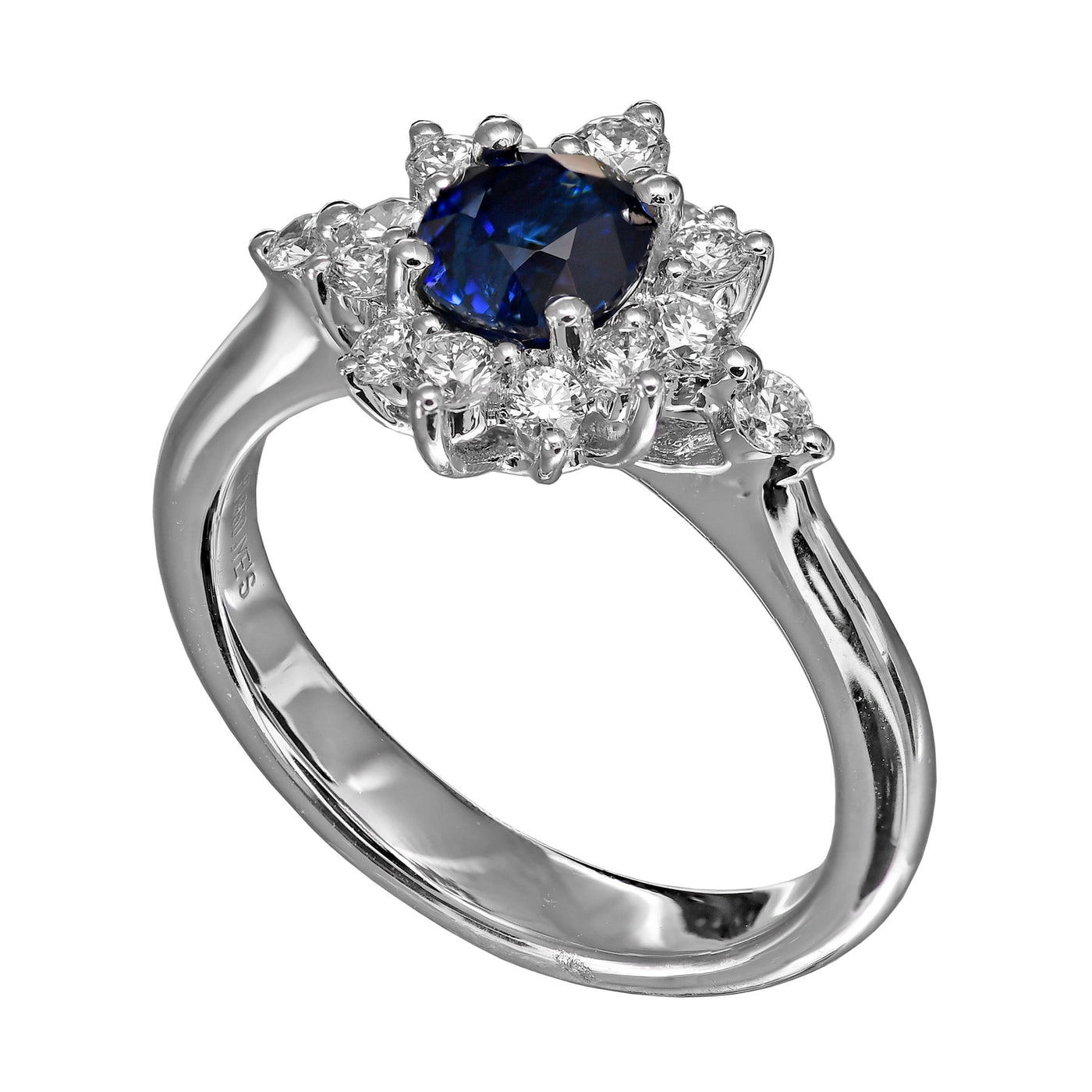 BLUE SAPPHIRE AND DIAMOND RING IN PLATINUM