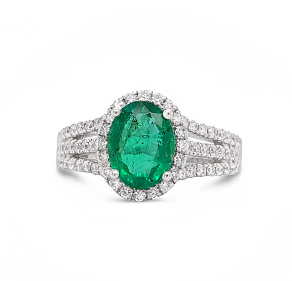 18K White Gold Oval Emerald Halo Diamond Ring